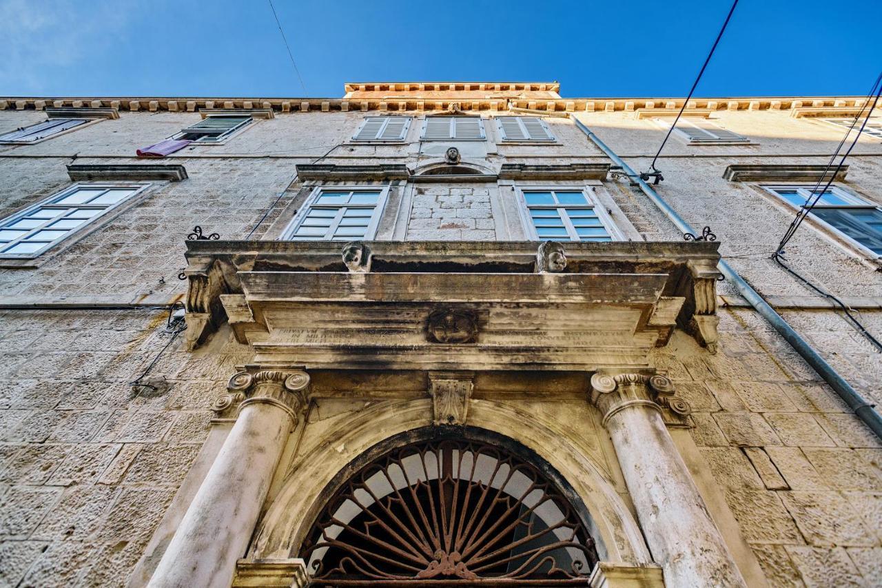 Lupino'S Gallery Apartment - Old Town Zadar Eksteriør billede